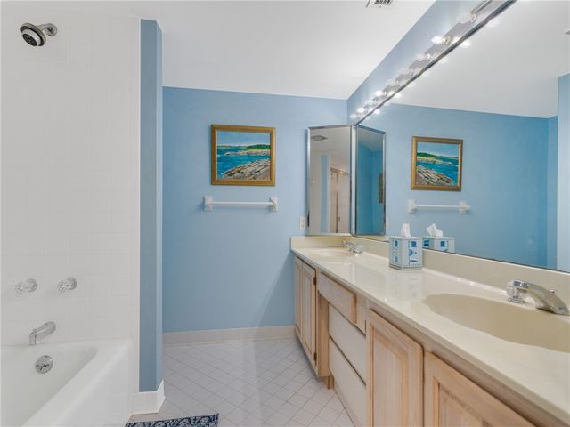 1880 Bay Road I319, Vero Beach, FL 32963