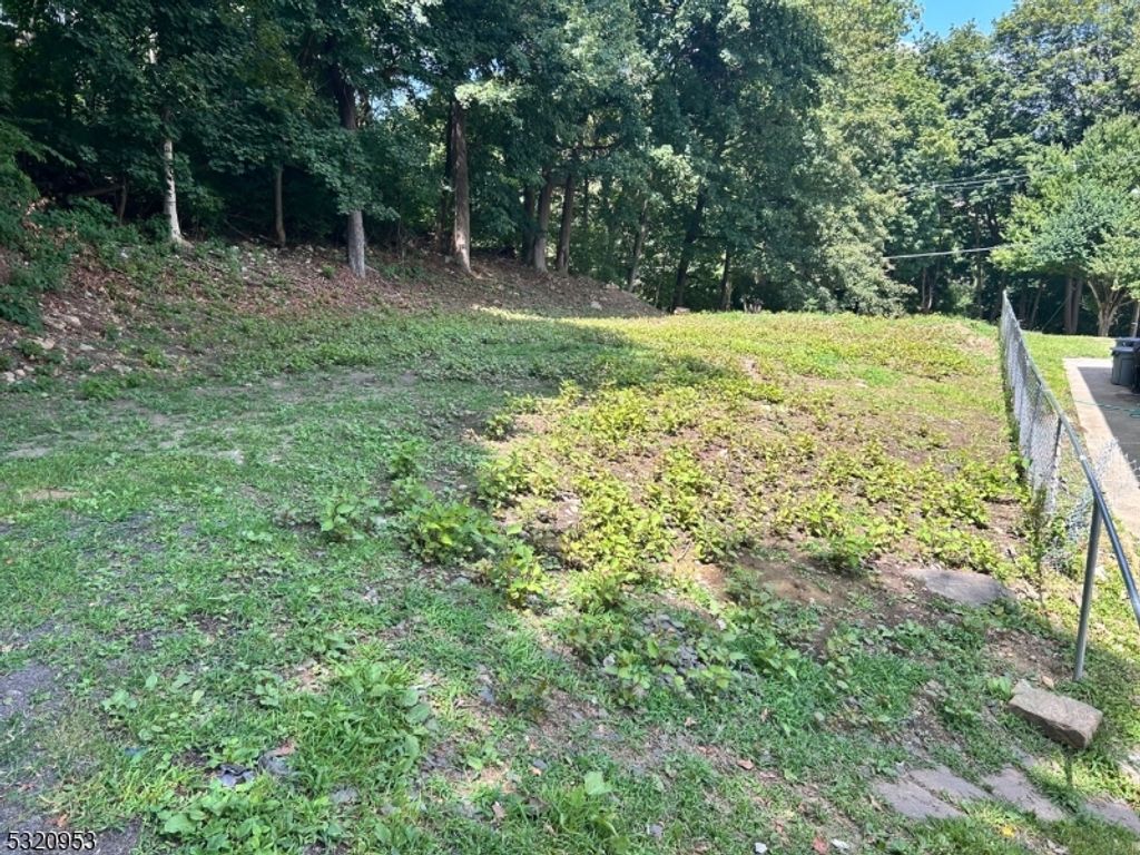 142 W Blackwell St, Dover Town, NJ 07801 — photo 2