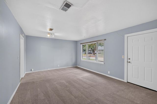 4269 S Cumberland St, Wichita, KS 67216