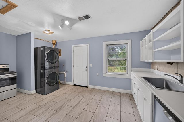 4269 S Cumberland St, Wichita, KS 67216
