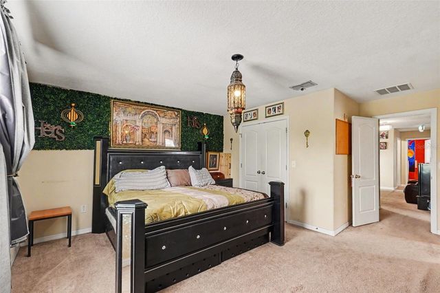 11334 VILLAS ON THE GREEN DR, Riverview, FL 33579