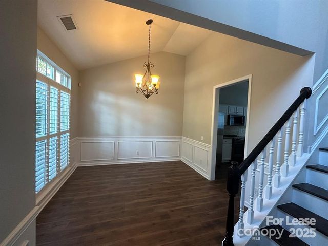 8712 Fieldcroft Drive, Charlotte, NC 28277