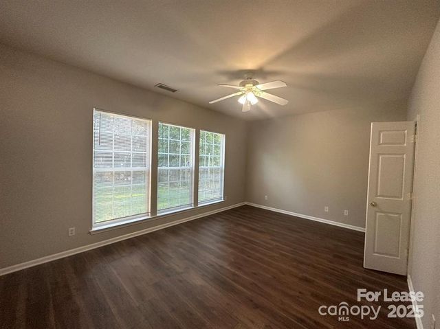 8712 Fieldcroft Drive, Charlotte, NC 28277