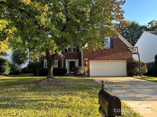 8712 Fieldcroft Drive, Charlotte, NC 28277