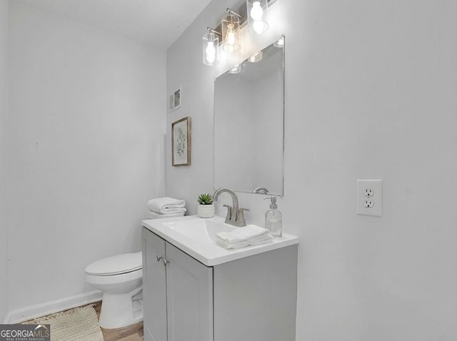 1909 Suwanee Valley Road, Lawrenceville, GA 30043