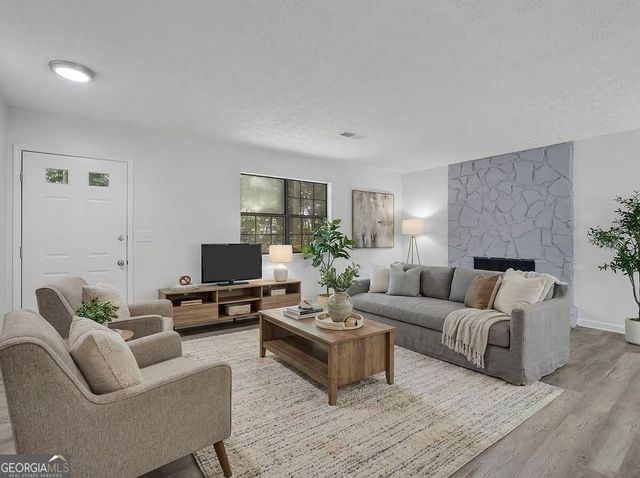 1909 Suwanee Valley Road, Lawrenceville, GA 30043