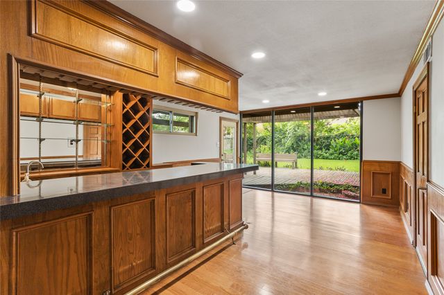 520 Circleview Drive N, Hurst, TX 76054