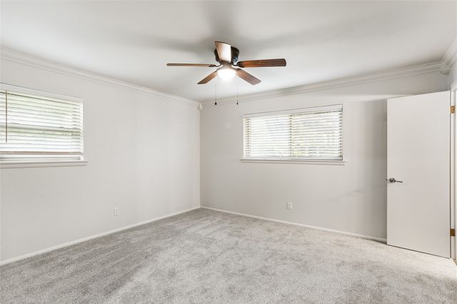 520 Circleview Drive N, Hurst, TX 76054