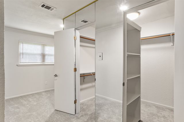 520 Circleview Drive N, Hurst, TX 76054