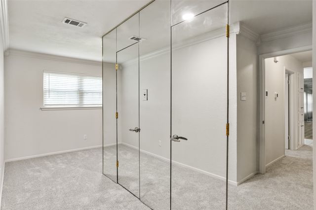 520 Circleview Drive N, Hurst, TX 76054