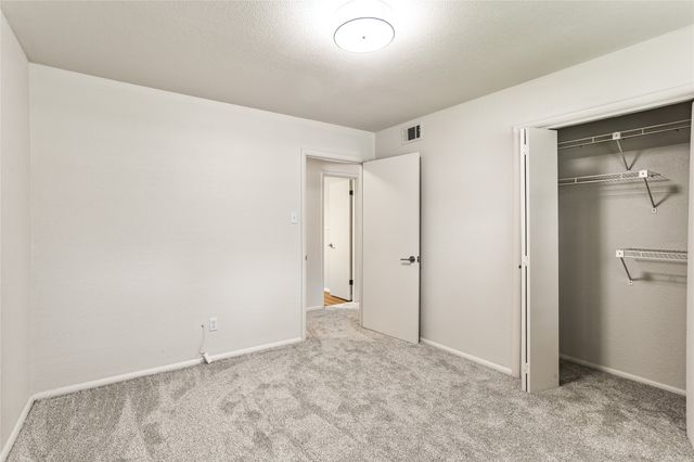 520 Circleview Drive N, Hurst, TX 76054