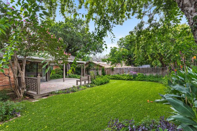 520 Circleview Drive N, Hurst, TX 76054