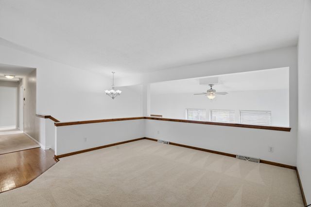 2004 WINCHESTER DR, Columbia, MO 65202