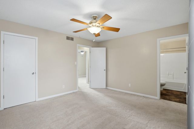 2004 WINCHESTER DR, Columbia, MO 65202