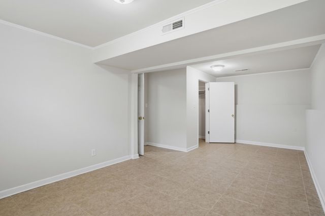 2004 WINCHESTER DR, Columbia, MO 65202