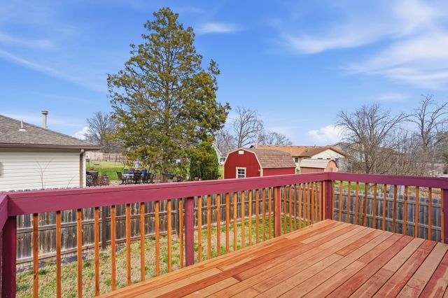 2004 WINCHESTER DR, Columbia, MO 65202