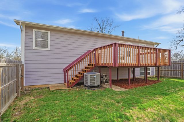 2004 WINCHESTER DR, Columbia, MO 65202