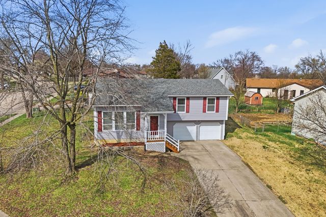 2004 WINCHESTER DR, Columbia, MO 65202