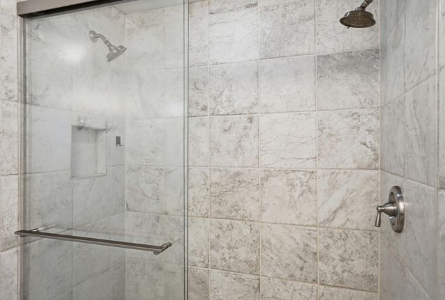 2004 WINCHESTER DR, Columbia, MO 65202