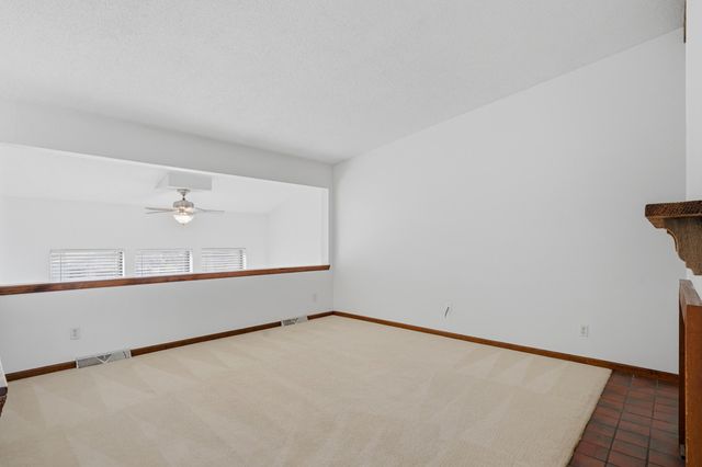 2004 WINCHESTER DR, Columbia, MO 65202