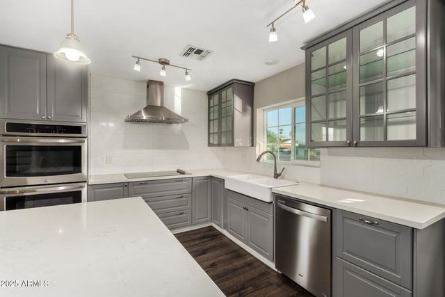 1717 E PEBBLE BEACH Drive, Tempe, AZ 85282