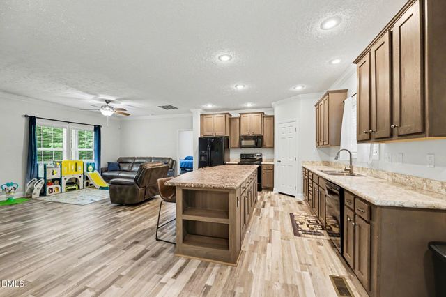 1835 Old Us Hwy 421 S, Siler City, NC 27344