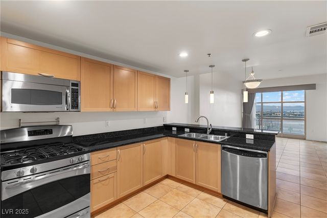 150 Las Vegas Boulevard 818, Las Vegas, NV 89101