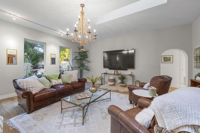 122 Lighthouse Drive, Jupiter Inlet Colony, FL 33469