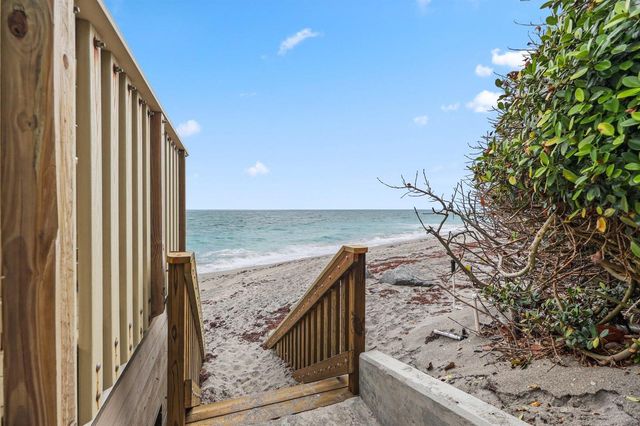 122 Lighthouse Drive, Jupiter Inlet Colony, FL 33469