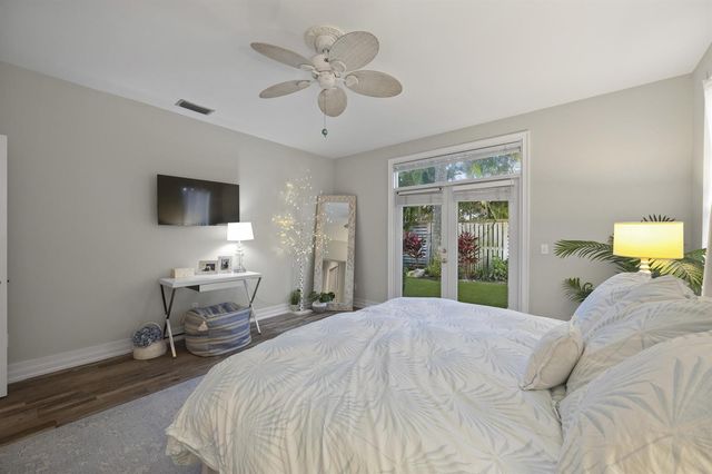 122 Lighthouse Drive, Jupiter Inlet Colony, FL 33469
