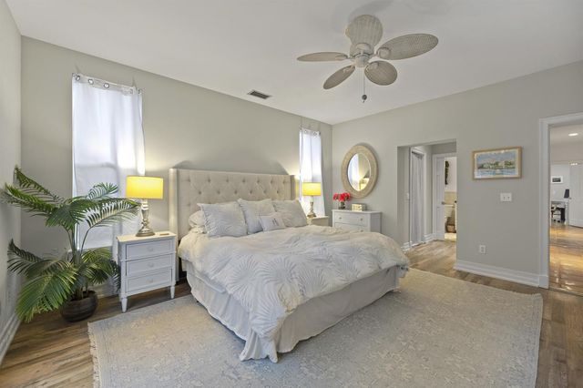 122 Lighthouse Drive, Jupiter Inlet Colony, FL 33469