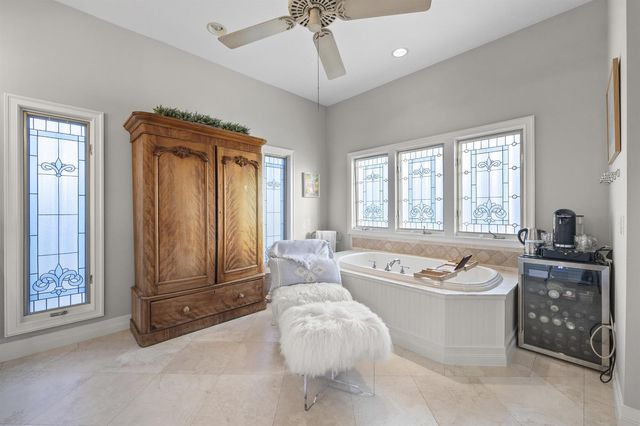 122 Lighthouse Drive, Jupiter Inlet Colony, FL 33469