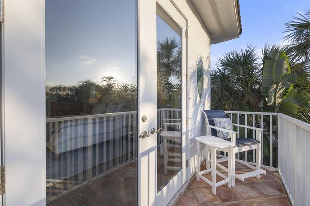 122 Lighthouse Drive, Jupiter Inlet Colony, FL 33469