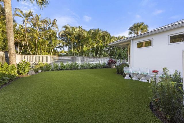 122 Lighthouse Drive, Jupiter Inlet Colony, FL 33469