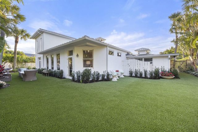 122 Lighthouse Drive, Jupiter Inlet Colony, FL 33469
