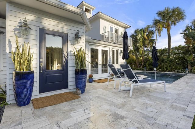 122 Lighthouse Drive, Jupiter Inlet Colony, FL 33469