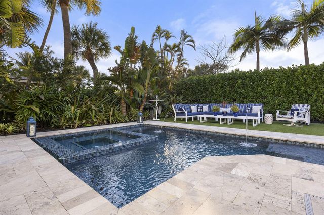 122 Lighthouse Drive, Jupiter Inlet Colony, FL 33469