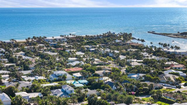 122 Lighthouse Drive, Jupiter Inlet Colony, FL 33469