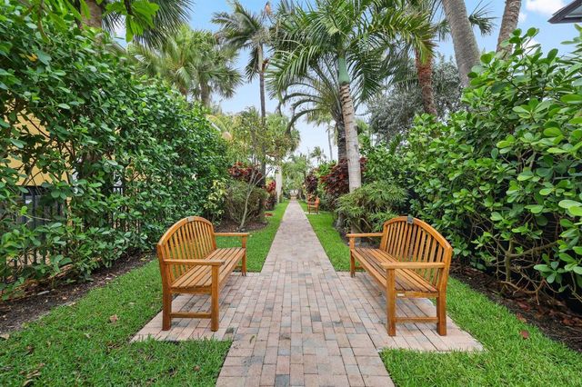 122 Lighthouse Drive, Jupiter Inlet Colony, FL 33469