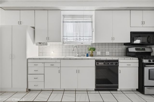 12615 Califa, Valley Village, CA 91607