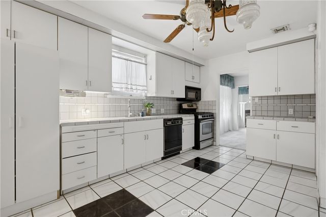 12615 Califa, Valley Village, CA 91607