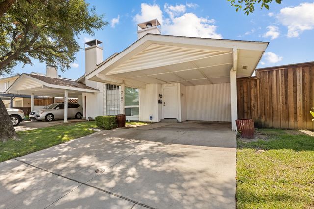 2107 Via Balboa, Carrollton, TX 75006