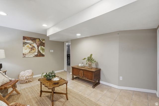 1207 S MISSION RD, Salt Lake City, UT 84104