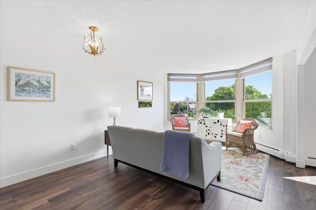 1425 W 28th Street 322, Minneapolis, MN 55408