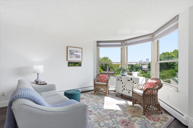 1425 W 28th Street 322, Minneapolis, MN 55408