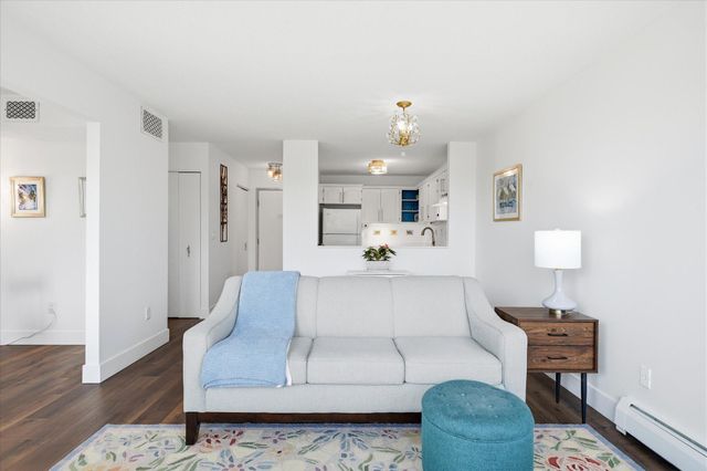 1425 W 28th Street 322, Minneapolis, MN 55408