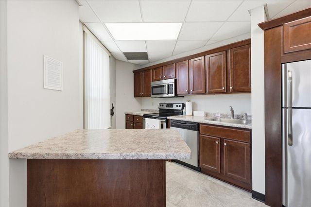 1425 W 28th Street 322, Minneapolis, MN 55408
