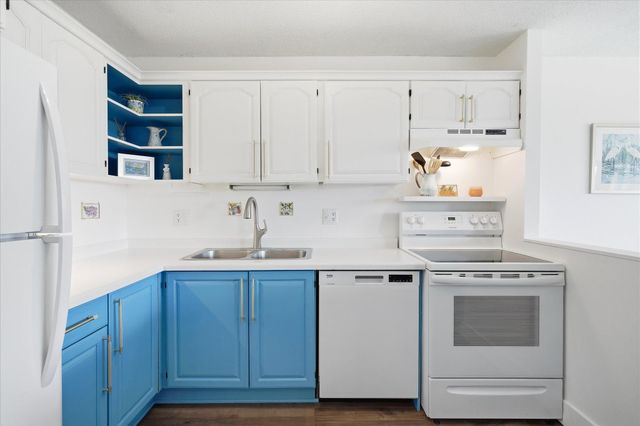 1425 W 28th Street 322, Minneapolis, MN 55408