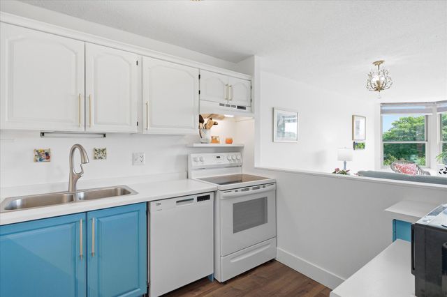 1425 W 28th Street 322, Minneapolis, MN 55408