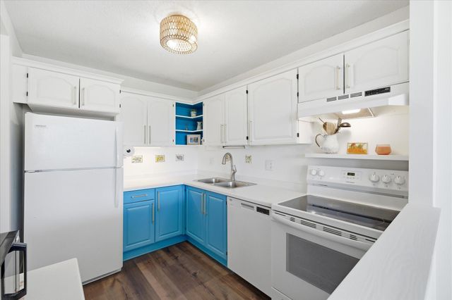 1425 W 28th Street 322, Minneapolis, MN 55408